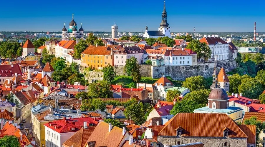 Arquitectura medieval en Estonia: castillos e iglesias